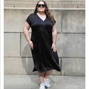 Universal Standard 2XS Cindy Satin V-neck Midi Dress